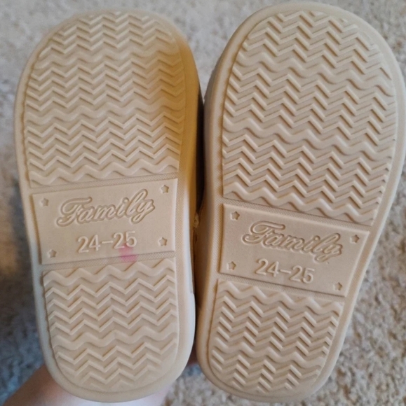 Puppy Slippers - Picture 2 of 3